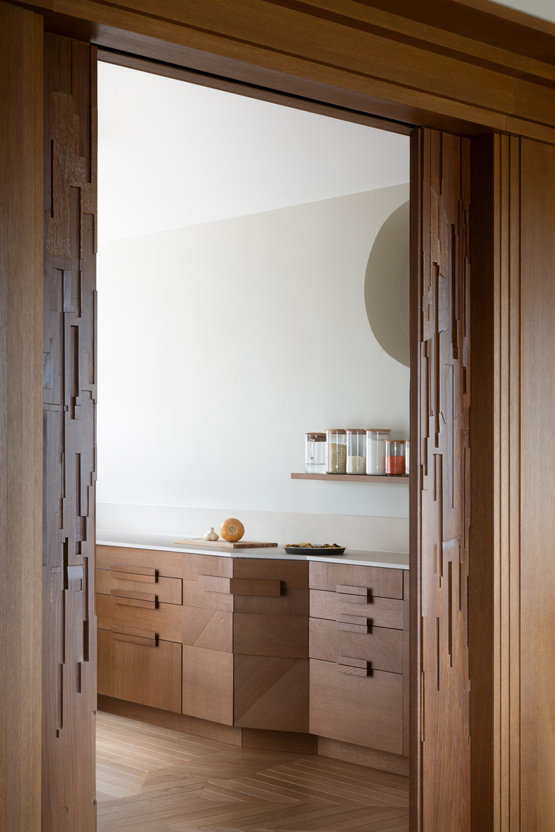 Ludovic Avenel, ébeniste designer, projet de conception et aménagement de cuisine aux Jardins du Luxembourg